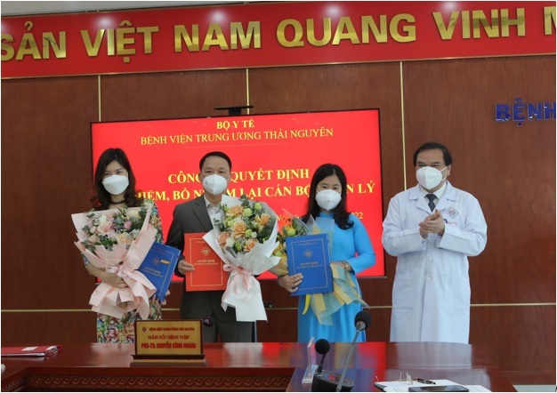 Lễ công bố Quyết định về công tác cán bộ và thành lập Trung tâm Hồi sức tích cực điều trị người bệnh COVID-19 trực thuộc Bệnh viện Trung ương Thái Nguyên tại tỉnh Thái Nguyên